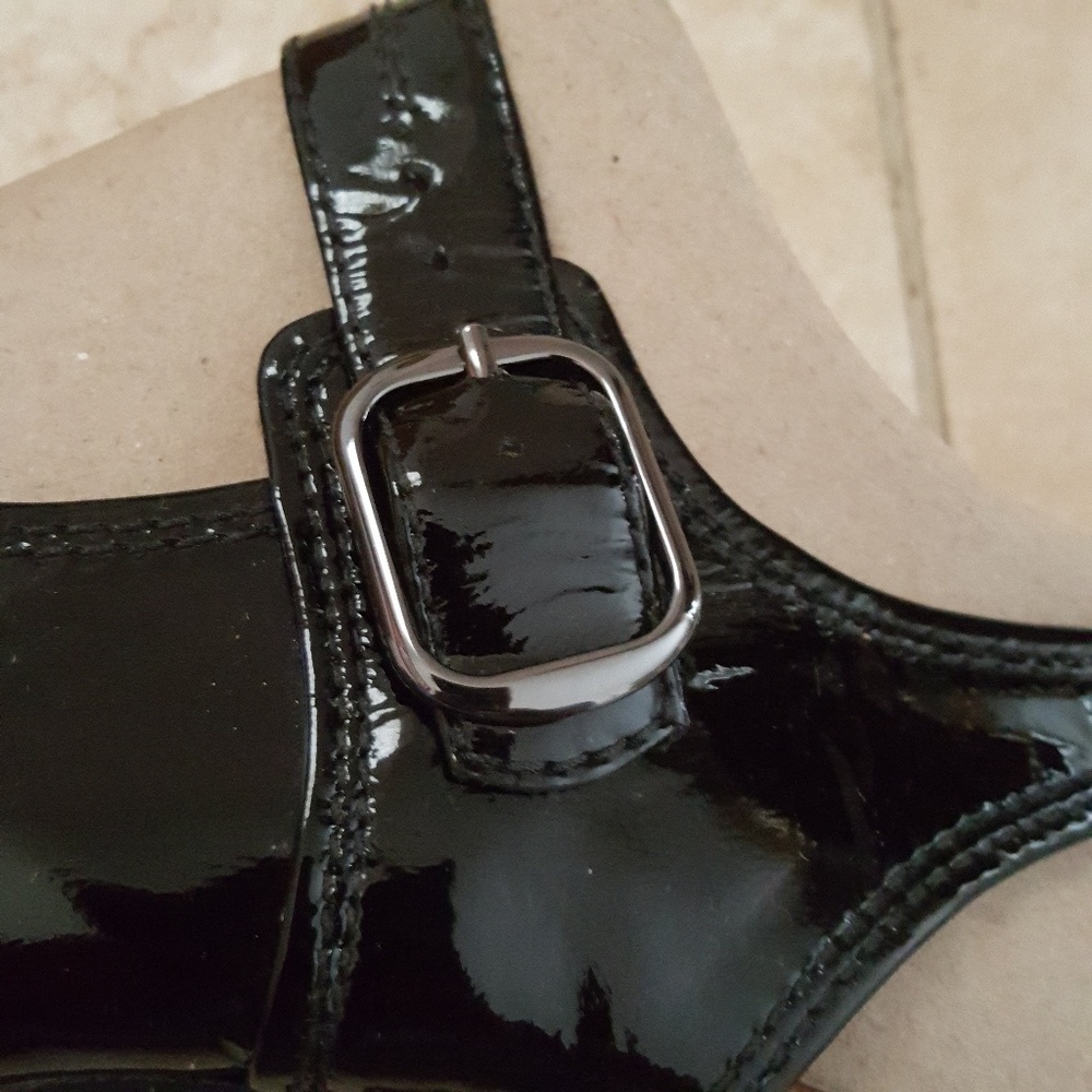 New Clarks shoes - Picture 2 of 7